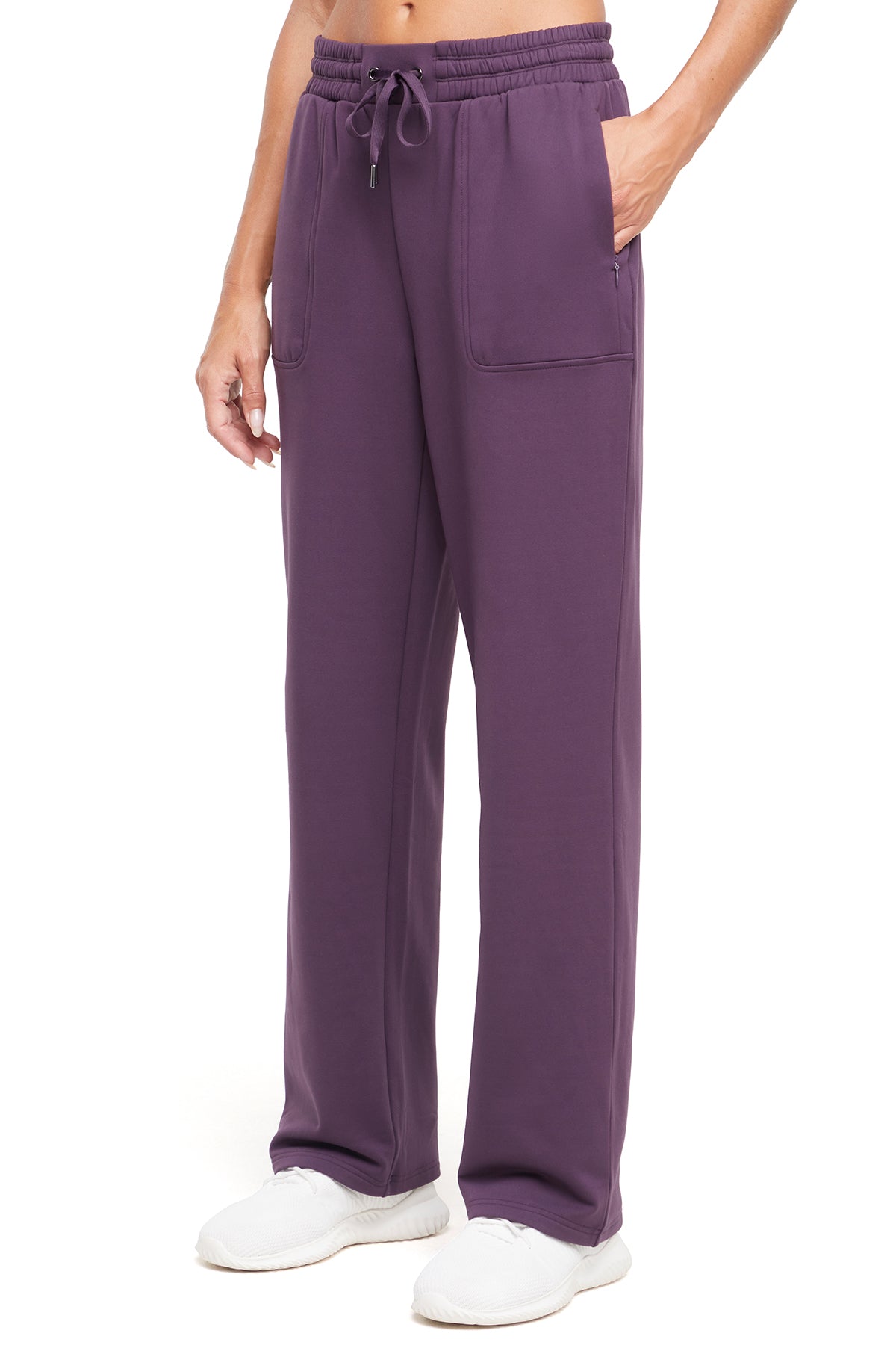 Mia Pant – Marika